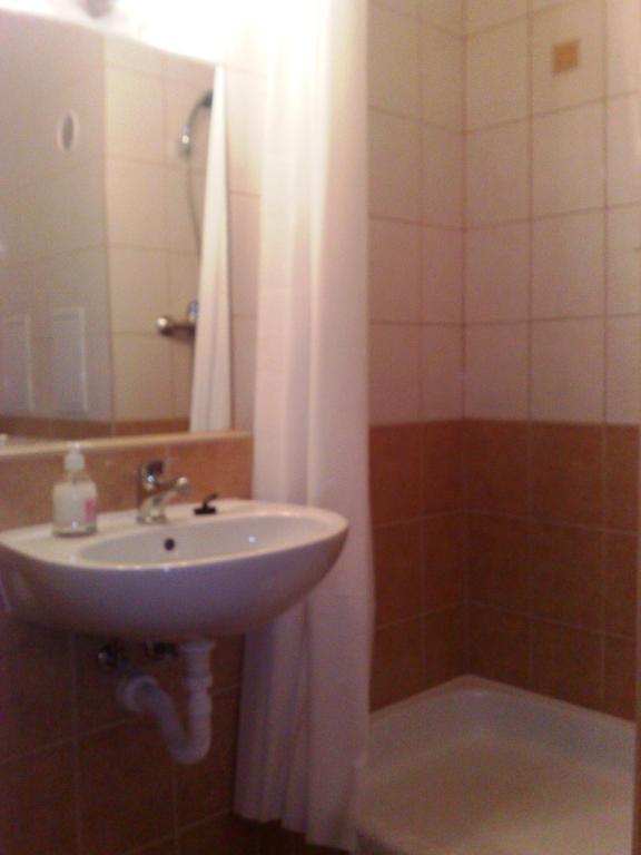 Top Apartment بودابست الغرفة الصورة